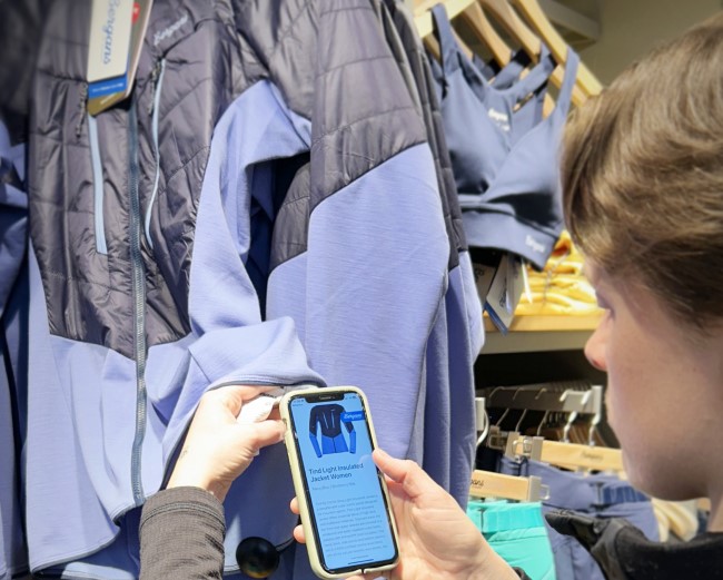 Customer scans a Bergans of Norway fleece which has a label with a Digital Product Passport on. 